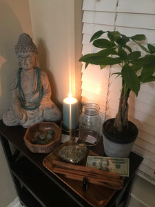 How to Create an Abundance Altar