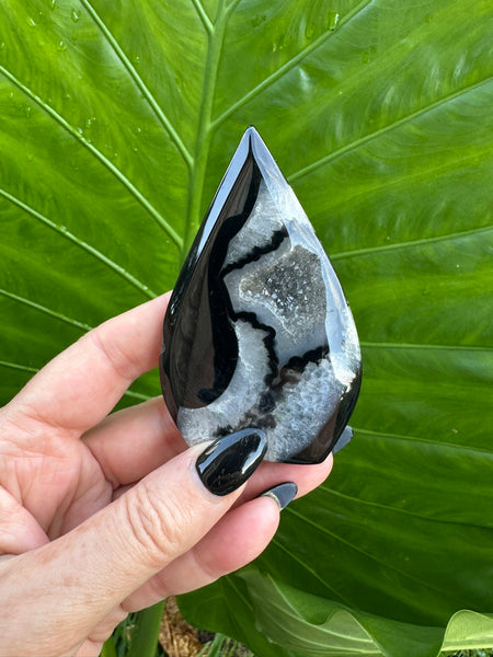 black agate druzy crystal flame - 10-1
